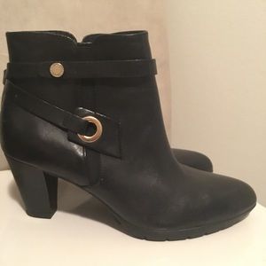 Anne Klein Chelsey booties size 7